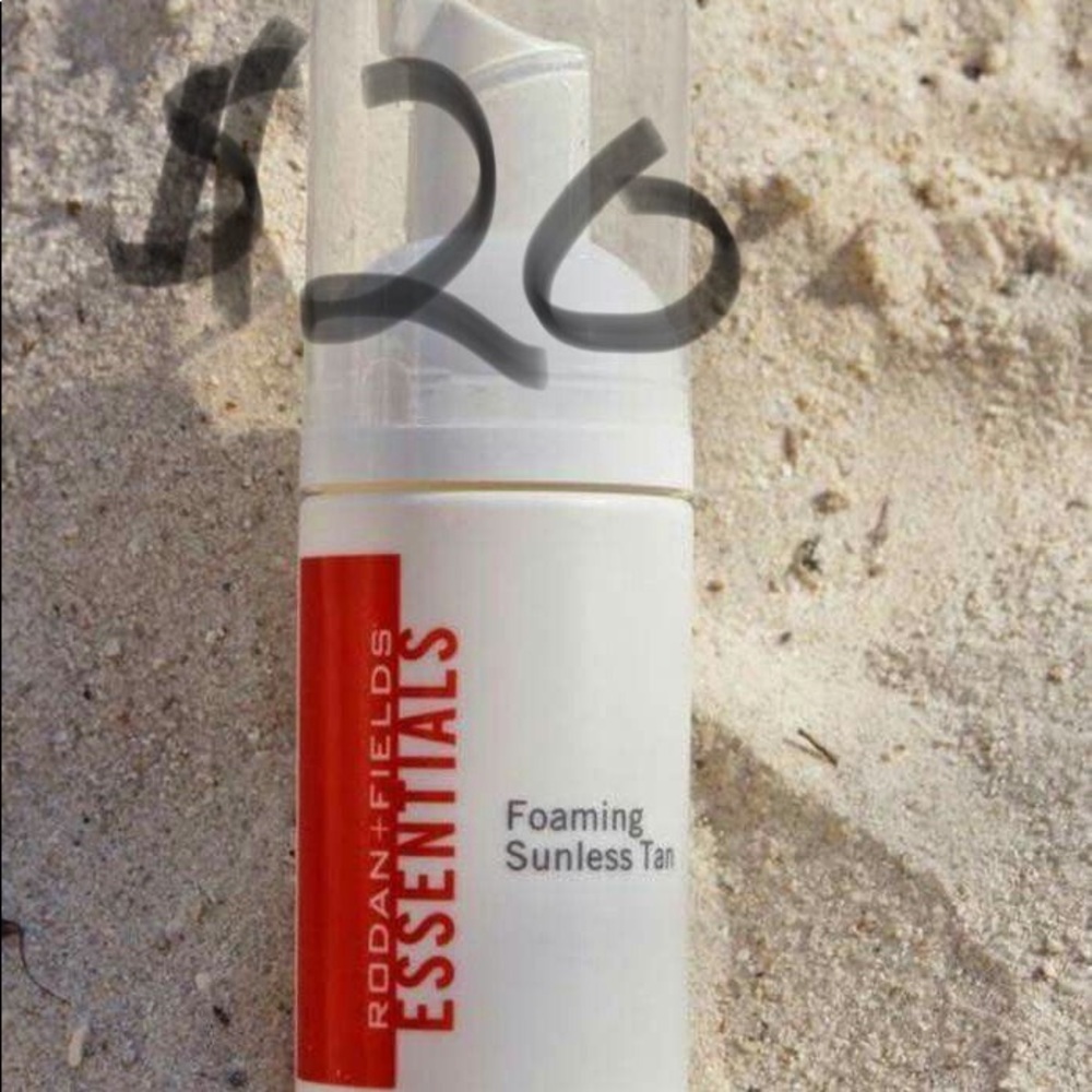 Sunless foam tanner